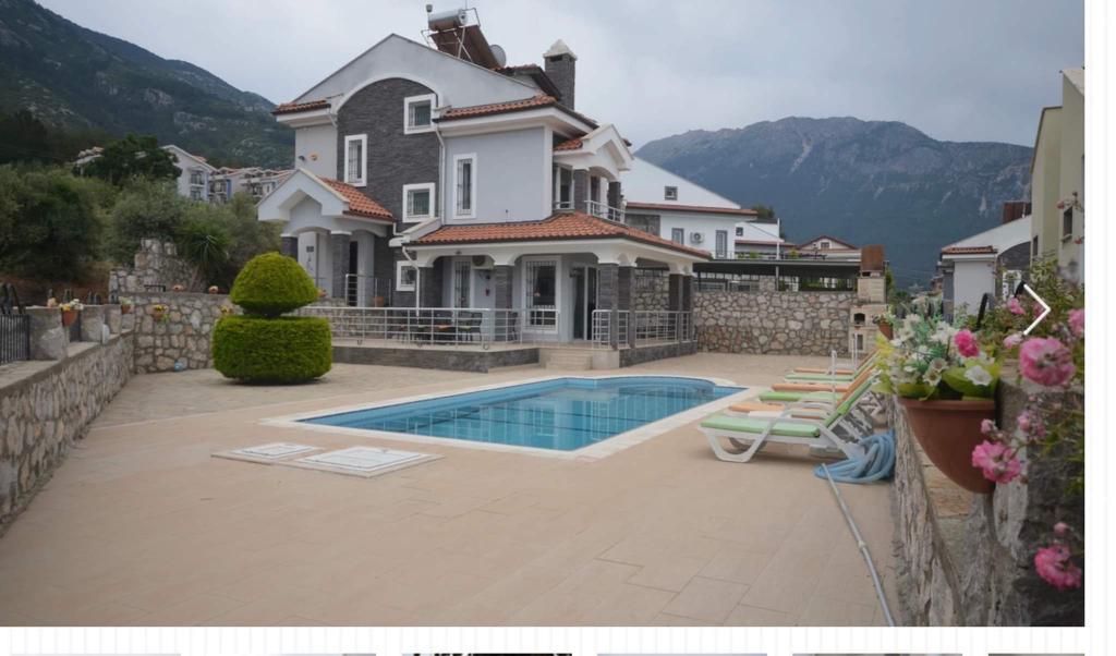 Luxurious 4-Bedroom Villa with Stunning Amenities