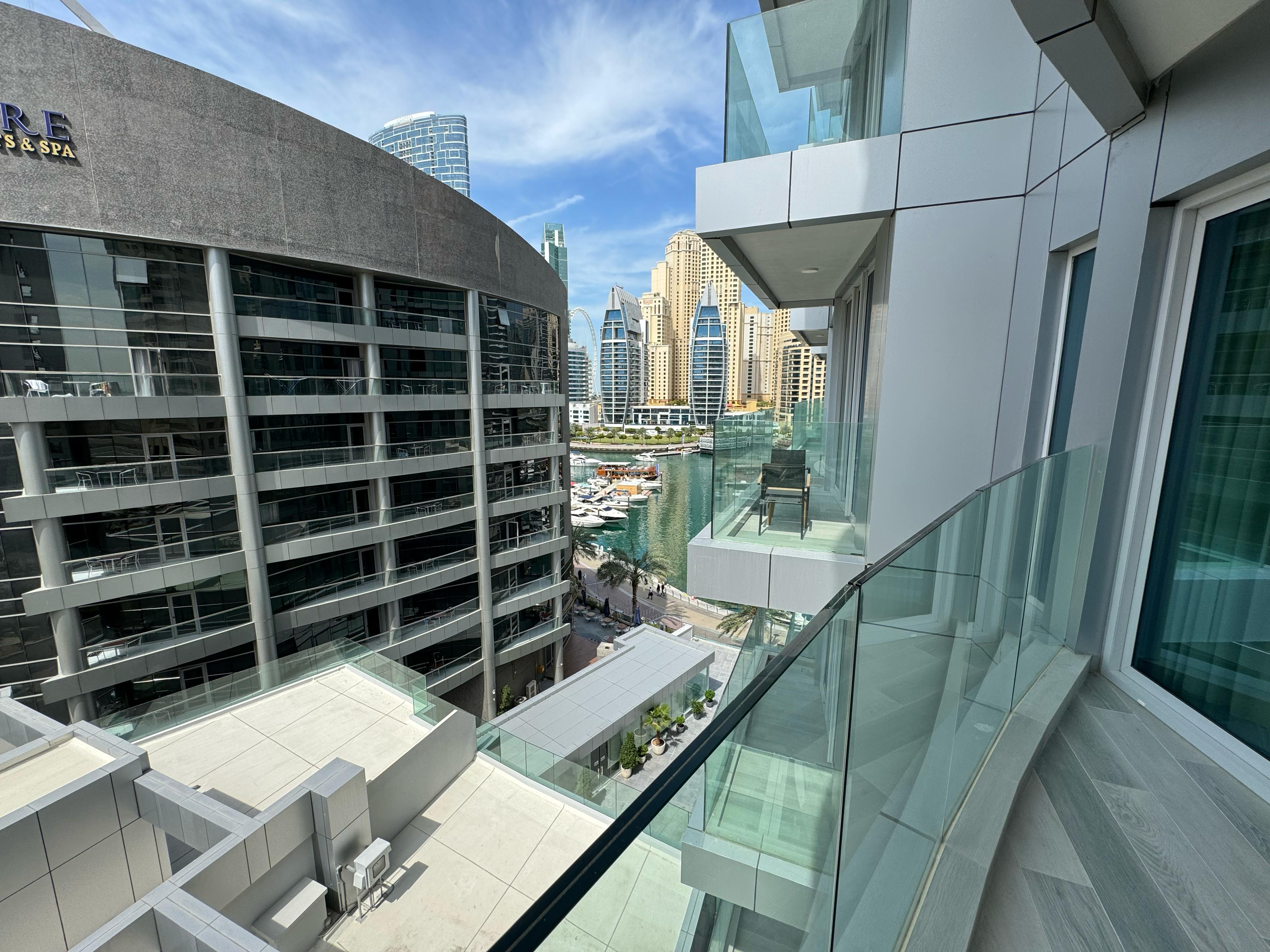 Exclusive Marina Living: Luxury 1+1 Apartment with Rooftop Pool and Spa in Dubai's Vibrant Hub